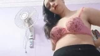 Veiled girl sends sexy video to her lover – xnxx arab hijab