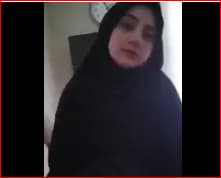 عراقية متحجبة ومتزوجة تروح لصديقها تفرك له زبه ويقذف بحلكها