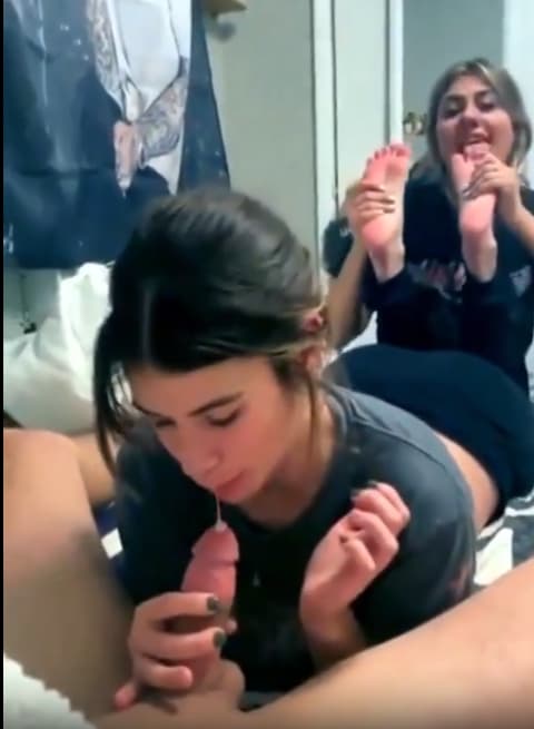 سكس عراقيات يشتغلون بمحل ملابس ويدلعون المدير